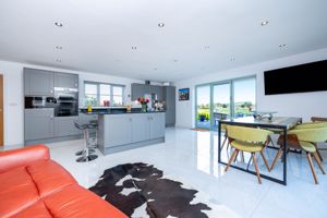 Kitchen/diner- click for photo gallery